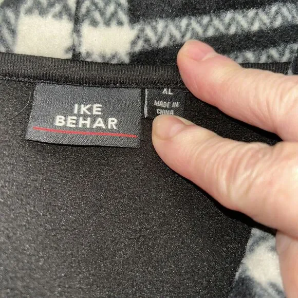 Ike Behar Women’s coat extra large black and￼white - Picture 3 of 7